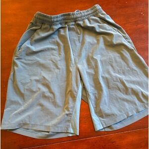 Lululemon Men’s light turquoise 7”Liner-less Size S shorts
